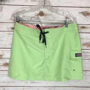 VINEYARD VINES GREEN FAST DRY SKIRT SIZE 6